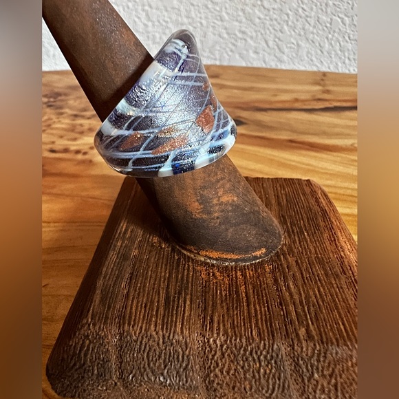 💎🔥💎 UNIQUE Hand Blown Glass Ring - Picture 2 of 8
